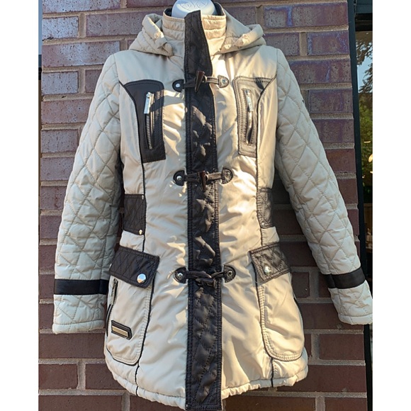 versano Jackets & Blazers - Versano Grace Short Puffer Coat w/ Toggles